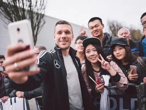 Chùm ảnh: Nụ cười không bao giờ tắt trên môi Podolski