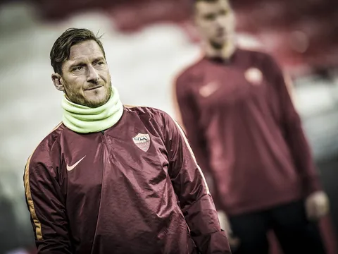 Chùm ảnh: Nụ cười tràn ngập trên sân tập AS Roma