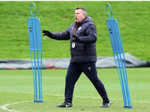 Chùm ảnh: Ranieri đi, nụ cười cũng không còn tại Leicester