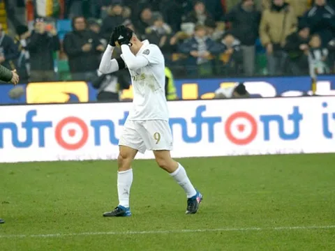 Chùm ảnh: Thua ngược Udinese, Milan tiếp tục rơi tự do