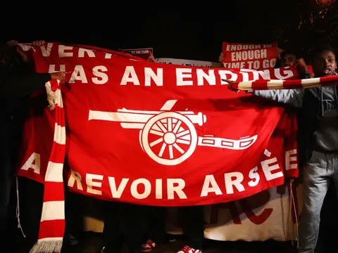 'Chúng tôi muốn ông đi, Wenger'