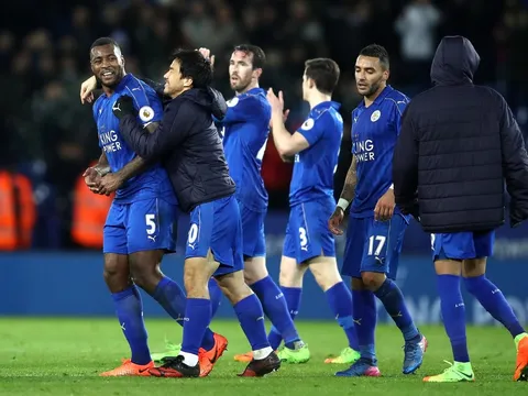 Chuyên gia khẳng định: Ranieri bị đâm sau lưng