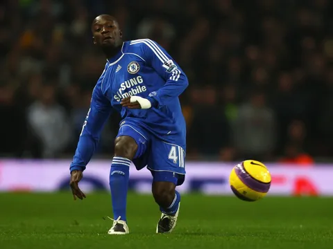 Claude Makelele trở lại Ngoại hạng Anh, sẵn sàng đối đầu Arsenal
