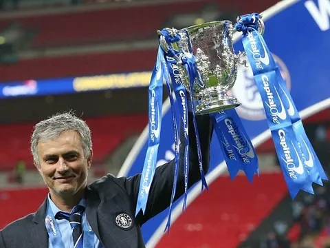 Có vua chung kết Mourinho, MU chẳng cần lo