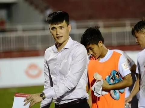 Công Vinh, làm quan vẫn phải bình tĩnh sống!