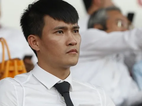 Công Vinh vẫn "hot" nhất ngày đội nhà ra trận