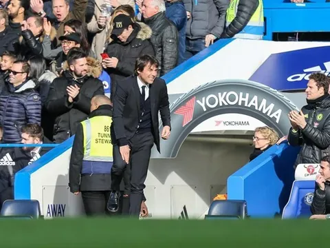 Conte rách quần vì ăn mừng quá nhiệt?