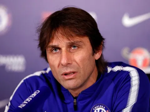 Conte thoát chết khi gặp tai nạn 'từ trên trời rơi xuống'