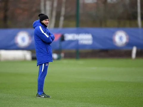 Conte trầm tư, lo sợ West Brom 'đá' ghế