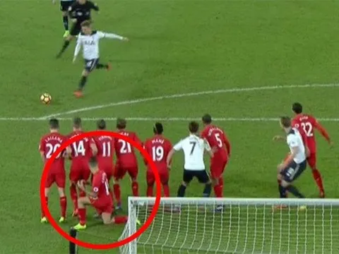 Coutinho lém lỉnh khiến Eriksen chùn chân