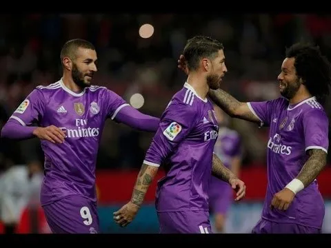 Cú panenka 'trêu ngươi' CĐV Sevilla của Sergio Ramos
