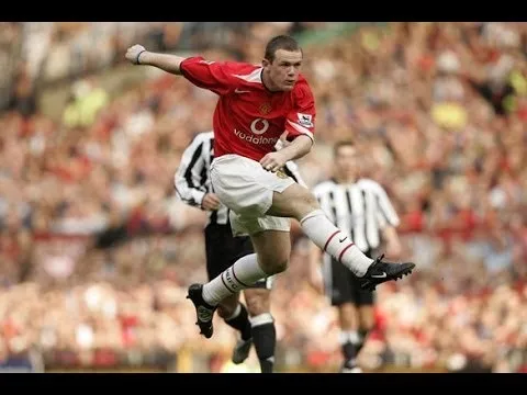 Cú volley tuyệt hảo của Wayne Rooney vs Newcastle
