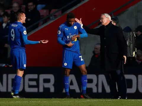 Cực nóng: Ranieri bị sa thải
