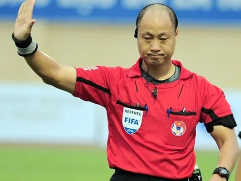 Cựu còi vàng V.League: ‘Sao không kỷ luật trọng tài Hoàng Anh Tuấn?’