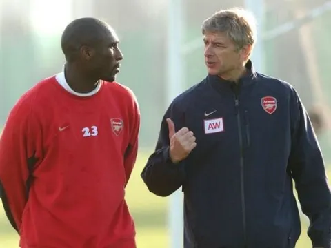 Cựu Pháo thủ tiết lộ tương lai của Wenger