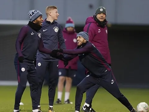 Sao Man City nô đùa không ngớt trước ngày hành hạ Bristol City