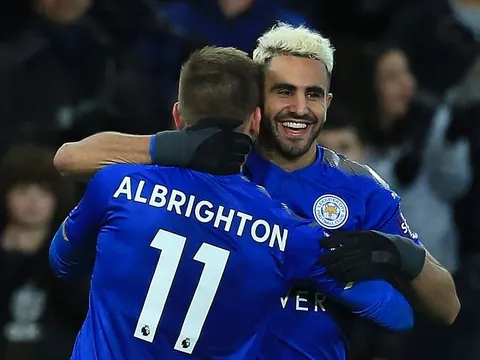 Mahrez xuất thần, Leicester nghiền nát Huddersfield trong hiệp 2