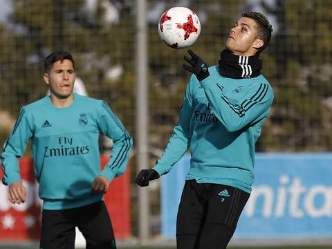 Ronaldo mắt sưng to trong buổi tập mới nhất của Real Madrid