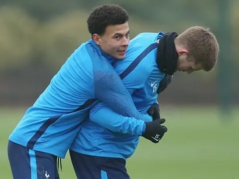 Được hứa tăng lương, Harry Kane và Dele Alli đều tập cực hăng