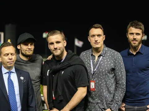 Trước khi rời Dubai, dàn sao Man Utd kéo nhau đi xem đua ngựa