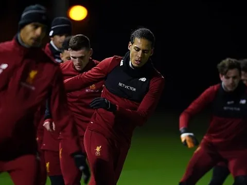 Van Dijk tập cực hăng cùng đồng đội mới, sẵn sàng "làm gỏi" Everton