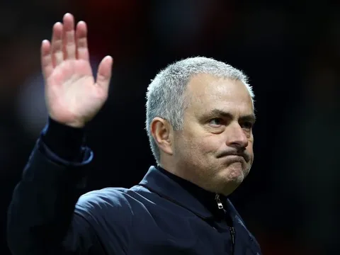 Đại thắng St. Etienne, Man United vẫn bị Mourinho chê bai