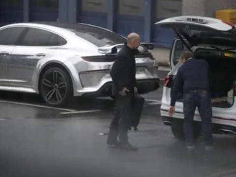 Đàm phán vụ Aubameyang, bộ sậu Arsenal 'quẩy' tưng bừng ở Đức