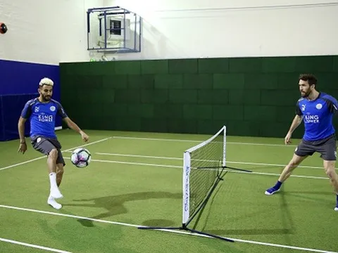 Dàn sao Leicester hăng say tập luyện từ "nhà đến trường"