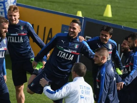 Dàn sao trẻ của Italia phấn khích khi đàn anh nghỉ tập