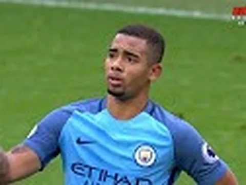 Đảo chân, qua người, Gabriel Jesus có kém gì Neymar