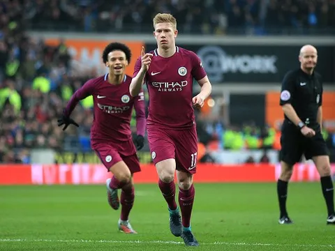 De Bruyne sút phạt thông minh, Cardiff ngỡ ngàng