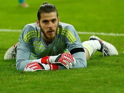 De Gea nằm thở dốc sau những pha cứu thua liên tục trước tuyển Đức