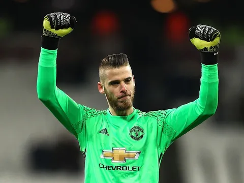 De Gea có cơ hội sánh ngang Schmeichel, Van der Sar