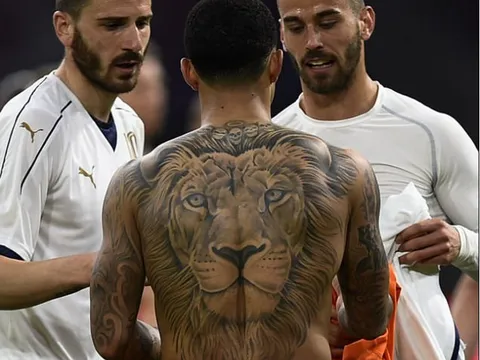 Depay lộ hình xăm khủng trong trận đấu giữa Hà Lan và Ý