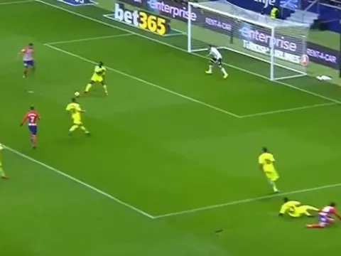 Diego Costa ghi bàn và bị truất quyền thi đấu trong ngày trở lại La Liga