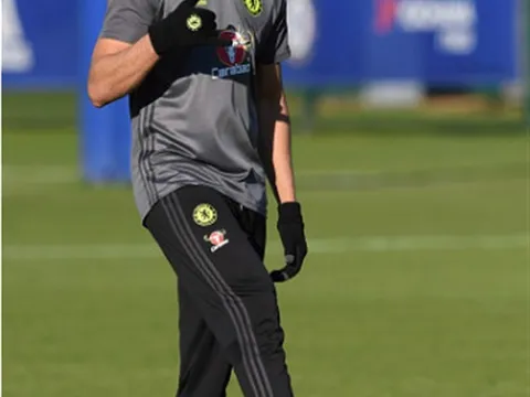 Diego Costa 'tươi như hoa' trong buổi tập của Chelsea