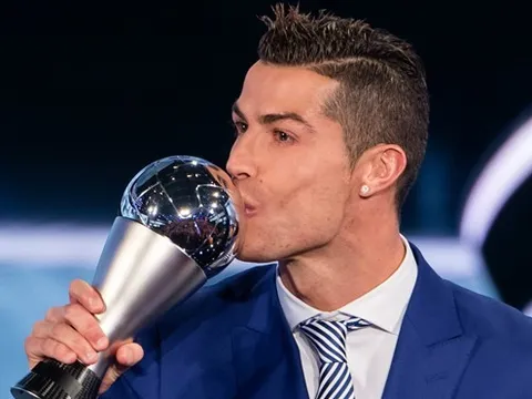 Điểm tin hậu trường 13/01: CR7 "vô đối" ở mọi hạng mục; Siêu mẫu Brazil nguyện yêu đơn phương Neymar