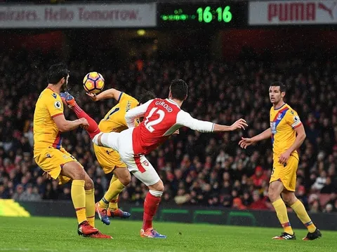 Điểm tin sáng 02/01: Phát 'sốt' với siêu phẩm bò cạp của Giroud, M.U bạo chi vì Harry Kane