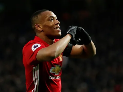 Điểm tin sáng 12/02: Martial trở lại hoàn hảo; Chelsea có "Pirlo mới"; Sao Barca nghỉ hết mùa