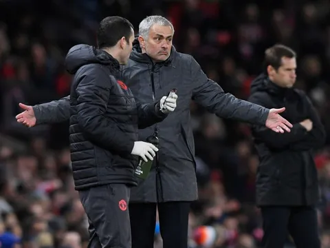 Điểm tin sáng 18/03: FA phạt tiền Man Utd; Barca bạo chi mua 2 hậu vệ