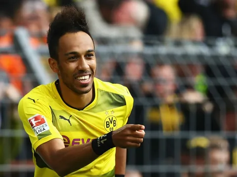 Điểm tin sáng 19/01: Sanchez bị chỉ trích ham tiền; Arsenal rất gần Aubameyang