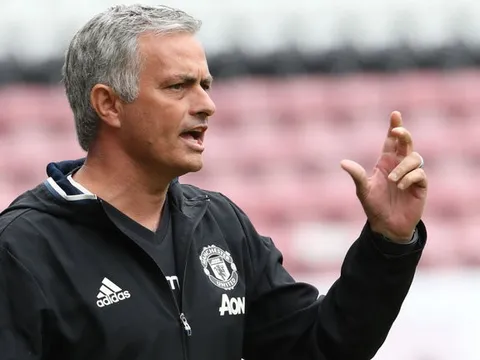 Điểm tin tối 02/03: Mourinho ‘mắng’ Oezil, Ghế HLV Barca không phải của Wenger