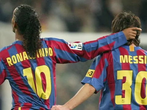 Đội hình đồng đội xuất sắc nhất của Ronaldinho