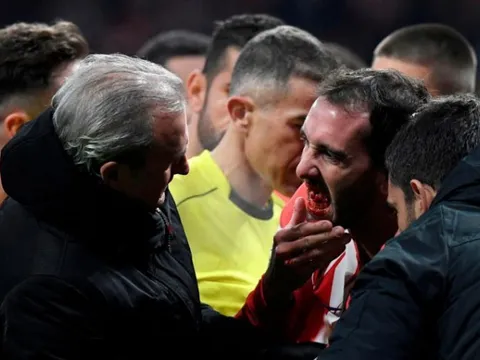 Đối phương giật cùi chỏ, sao Atletico Madrid gãy 3 răng cửa