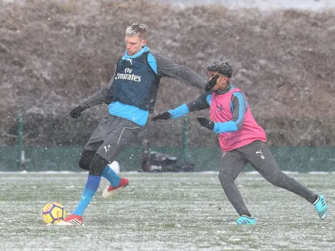 Đối thoại Per Mertesacker: Từng muốn đầu hàng, ói mửa vì áp lực