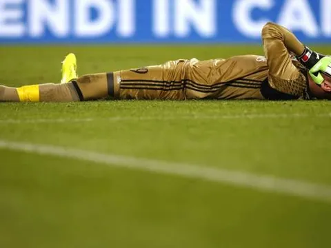 Donnarumma mắc sai lầm ngớ ngẩn, Milan suýt chết với Pescara