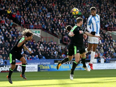 Drogba mới chói sáng, cuộc chiến trụ hạng Ngoại hạng Anh khốc liệt