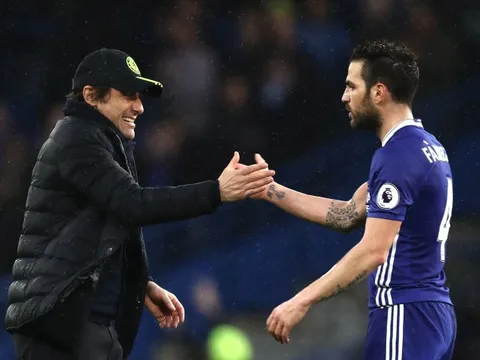 Dự bị triền miên, Fabregas cấm đồng đội nói chuyện với mình