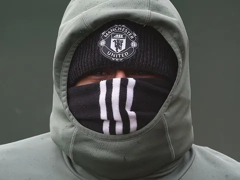 Dự đoán người bí ẩn xuất hiện trên sân tập Man Utd