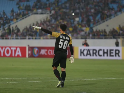 Văn Lâm, Tiến Dũng đi vào lịch sử V-League
